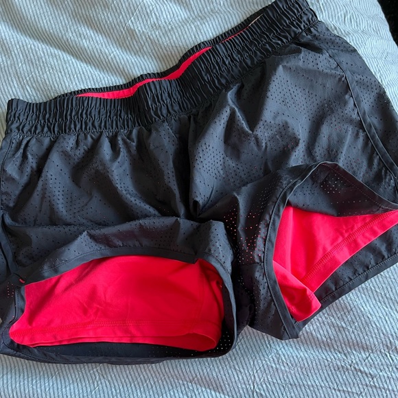 Running shorts - Picture 3 of 4
